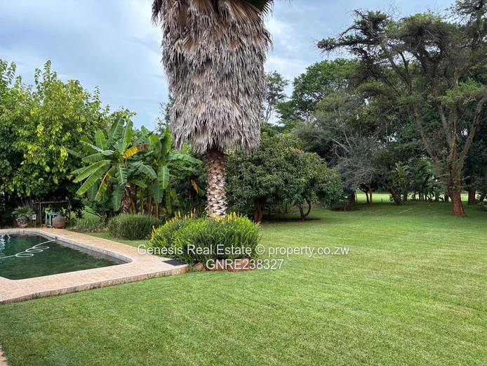 5 bedroom home on the fairway in the prestigious Brooke Golf Estate  (Sole Mandate)