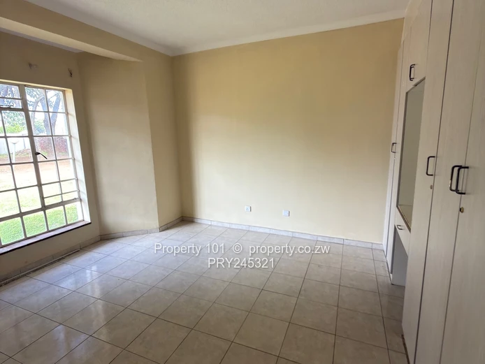 Price on application-Rental 5 bedrooms house in Borrowdale west