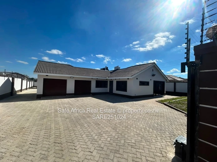 4 BEDROOM HOUSE TO LET | ZIMRE PARK, NEAR MUTARE ROAD - $700pm