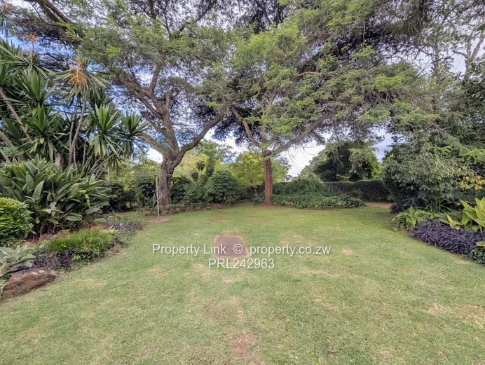 Family Sanctuary On Over An Acre (Sole Mandate)