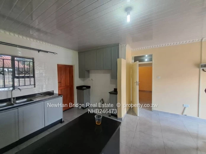 2-Bed Cottage in Walled Zimre Park — Garden, Fitted Kitchen (Sole Mandate)