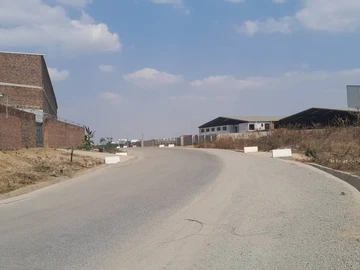 Commercial & Industrial Land