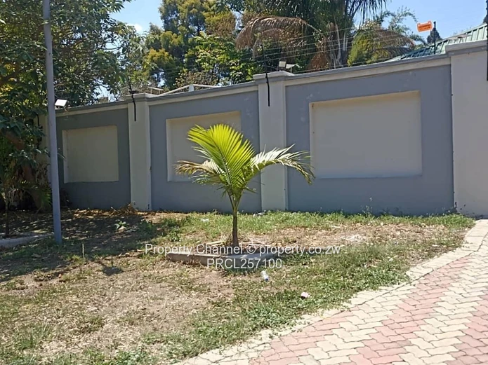 3 Bed standalone cluster in Glen Lorne - Title Deeds  