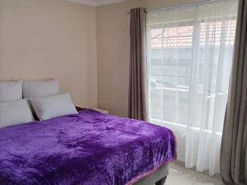3 Bedroom Flat & Apartment