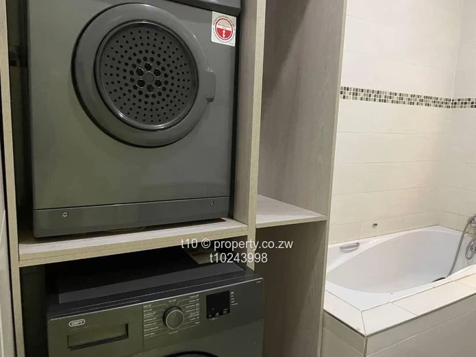 Townhouse to rent in Greencroft 