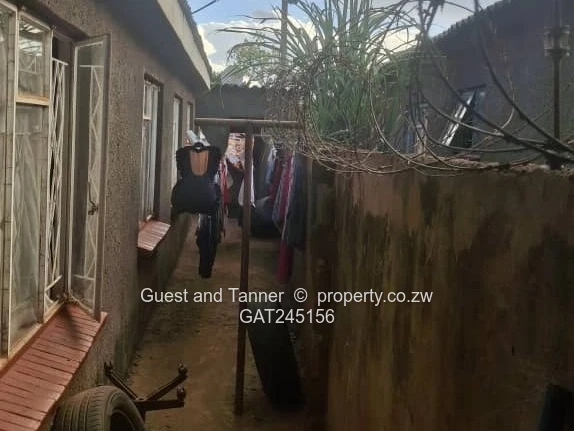 4 Bedroomed house For Sale In Dzivarasekwa Extension  (Sole Mandate)