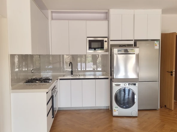 2 Bedroom Flat & Apartment