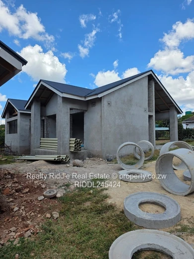 Emerald Hill: New 3-Bed Townhouse Complex w/ Borehole