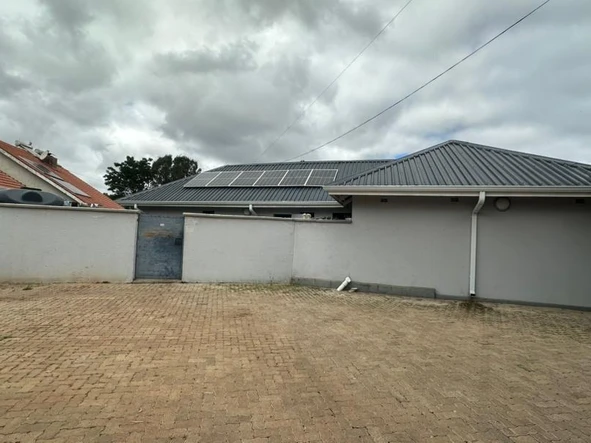 3 Bedroom Flat & Apartment