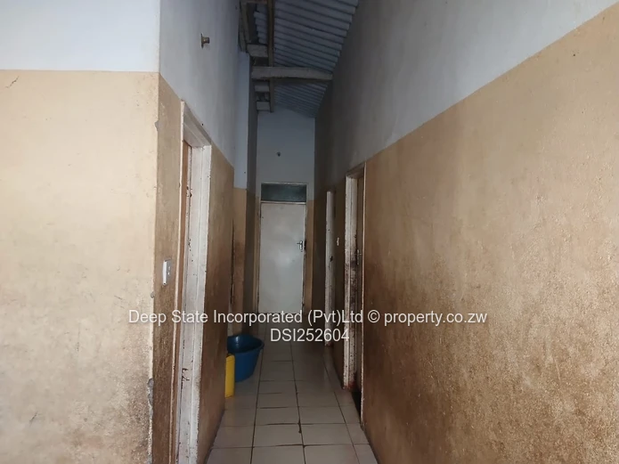 Chitungwiza manyame park house for sale 
