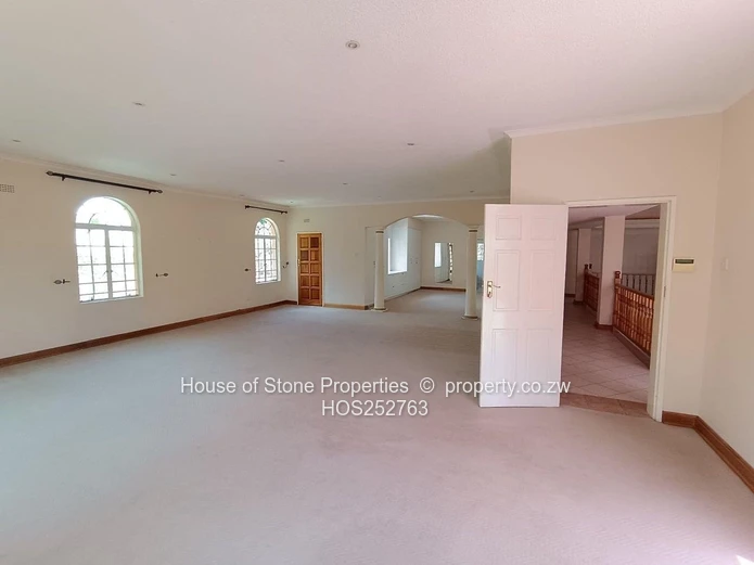 Luxurious Family Home – Folyjon Glen Lorne Sale