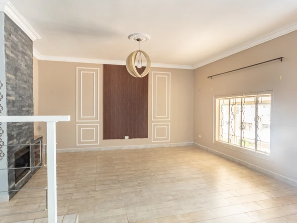 3 Bedroom Flat & Apartment