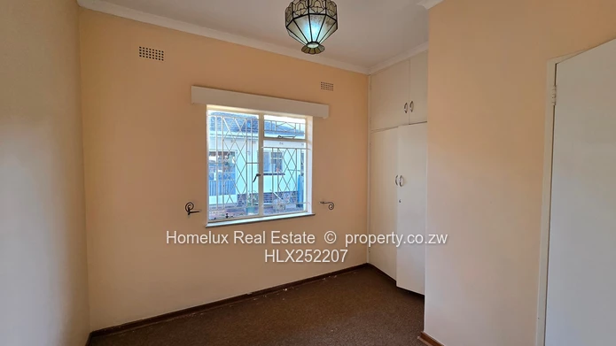 Beautiful 2 Bed Garden Flat in a small complex  (Sole Mandate)