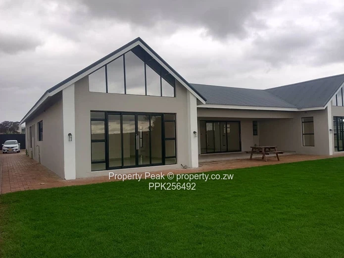 Mount Pleasant Heights: Modern 5-Bed with Expansive Lawn & Borehole