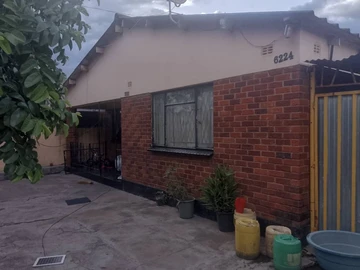 Spacious 4-Bedroom House for Sale in Walled Seke, Mashonaland East