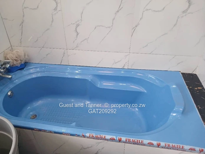 3-Bedroom Flat for Sale in Avenues, Harare CBD – Prime Location!