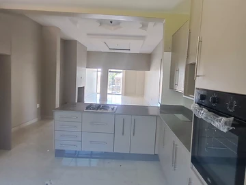 3 Bedroom Flat & Apartment