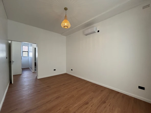 4 Bedroom Flat & Apartment