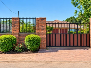 7 Bedroom House