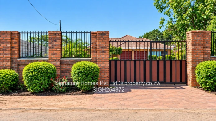 Spacious 7-bedroomed Home in a compex