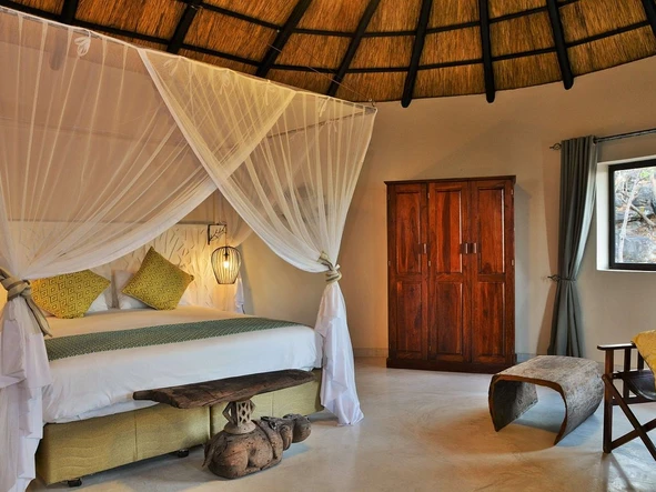 Hotel & Lodge