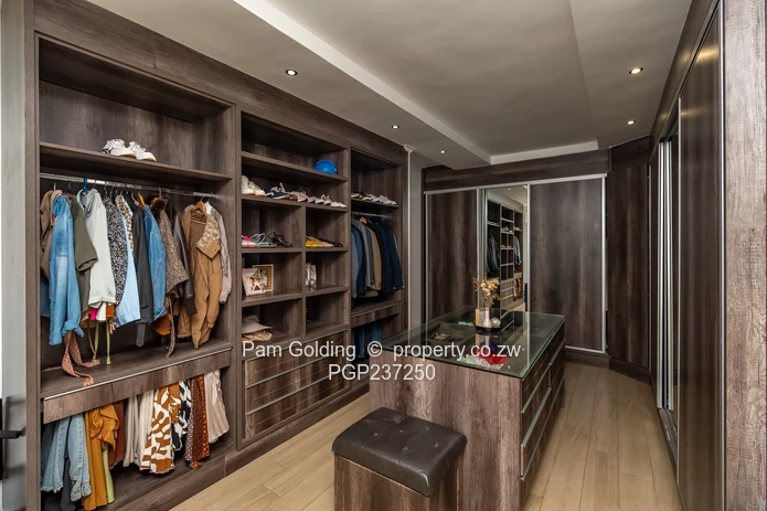 Executive House for Sale (Sole Mandate)