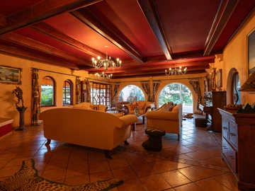 8 Bedroom House