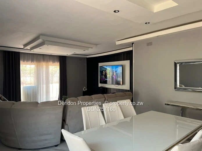 Gunhill 4-Bed Family Home on 2800 m² with Garden