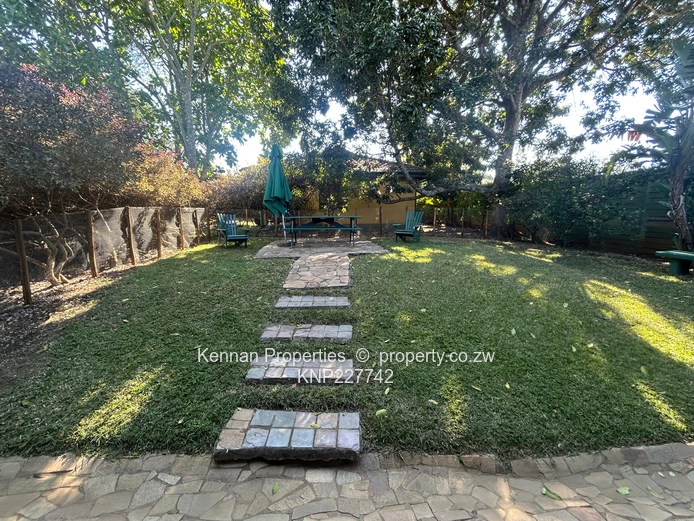 Quaint Semi-Furnished 1-Bed Garden Garden Cottage (Sole Mandate)