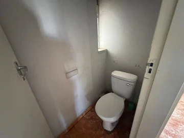 2 Bedroom Flat & Apartment