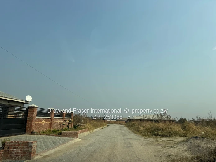 600 m² Stand on Tarred Main Road — Gated Erasmus Park