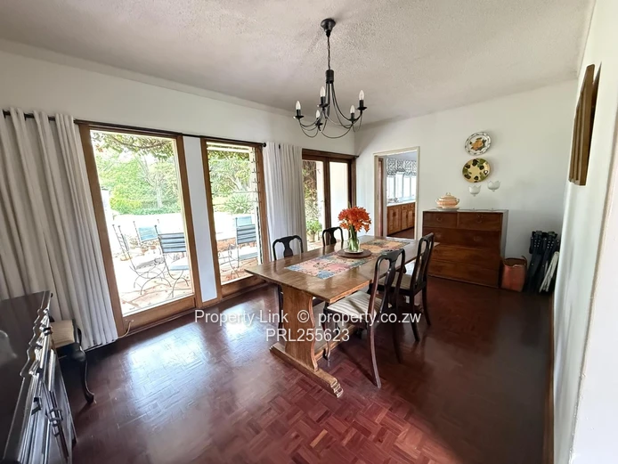 Family Home On Quiet Close With Borehole & Pool