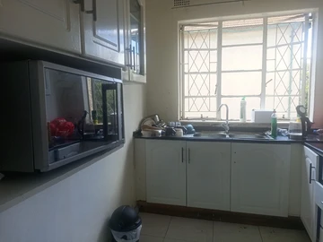 2 Bedroom Flat & Apartment