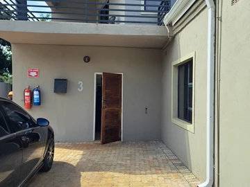 3 Bedroom Flat & Apartment