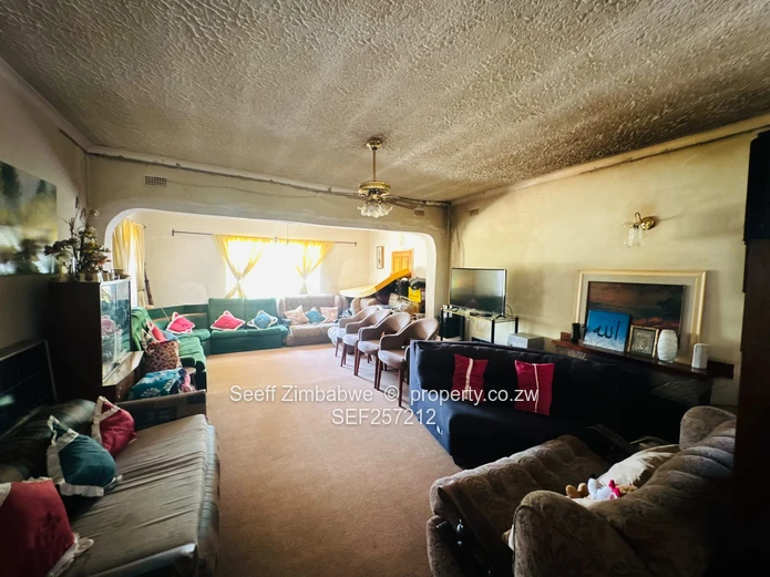 Solid 3-Bedroom Home on 5,423 sqm in Chadcombe (Sole Mandate)