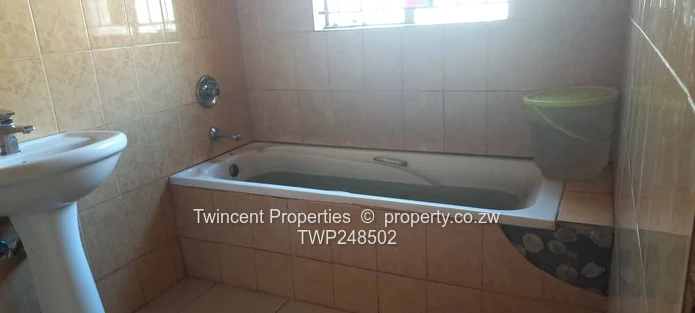 7 roomed house for sale (Sole Mandate)