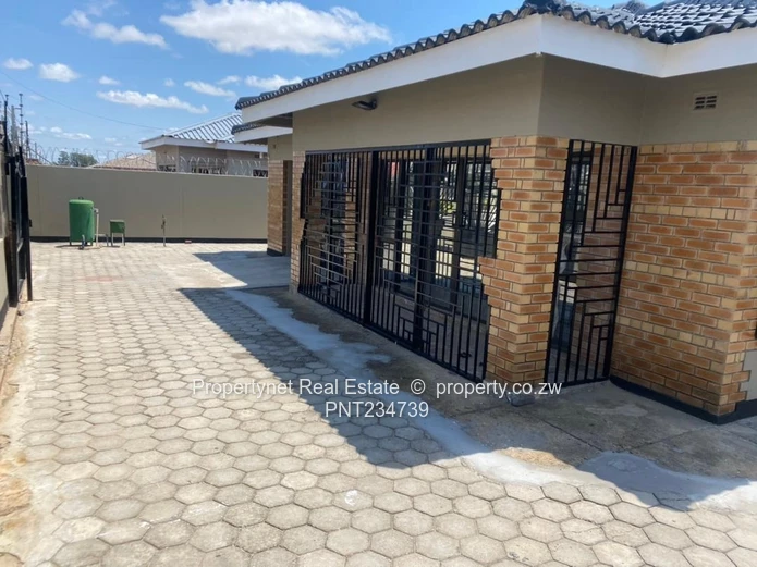 Neat modern family home!!!