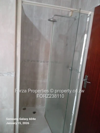 Modern 2-Bedroom Flat to Let