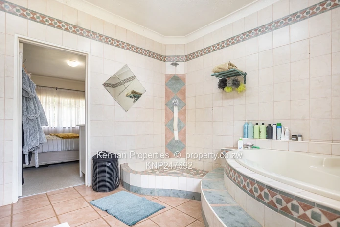 Four bedroom home in an excellent location with a cottage, pool and a prolific borehole (Sole Mandate)