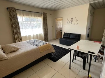 6 Bedroom House