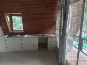 2 Bedroom Flat & Apartment