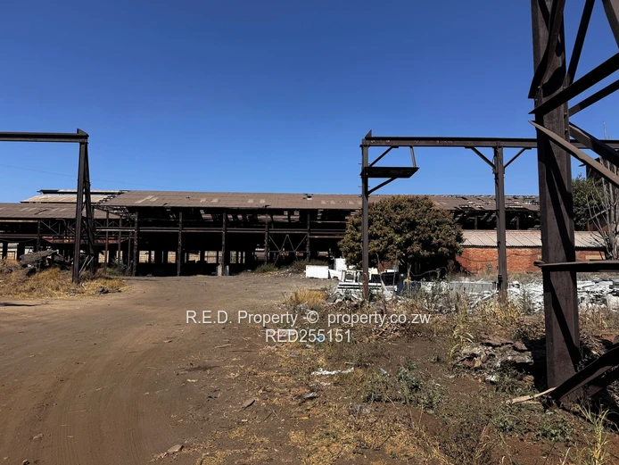 An expansive industrial and commercial complex In thorngrove!