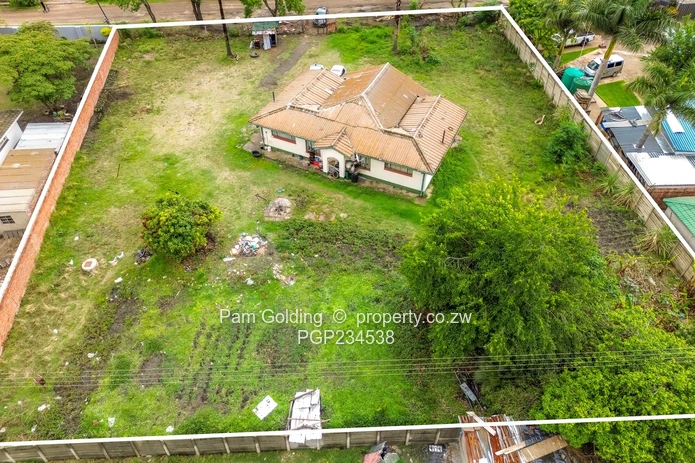 3 Bedroom Fixer Upper Near HIT