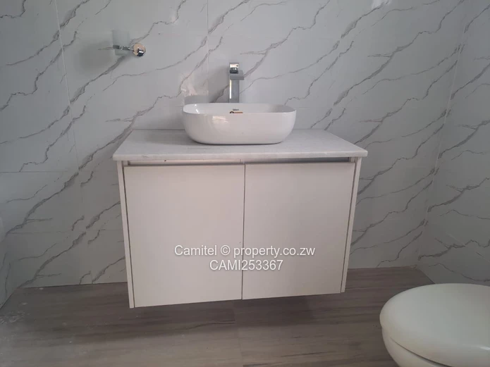 Arlington 4-Bed Townhouse Complex — Tiled Patio & Fitted Kitchen