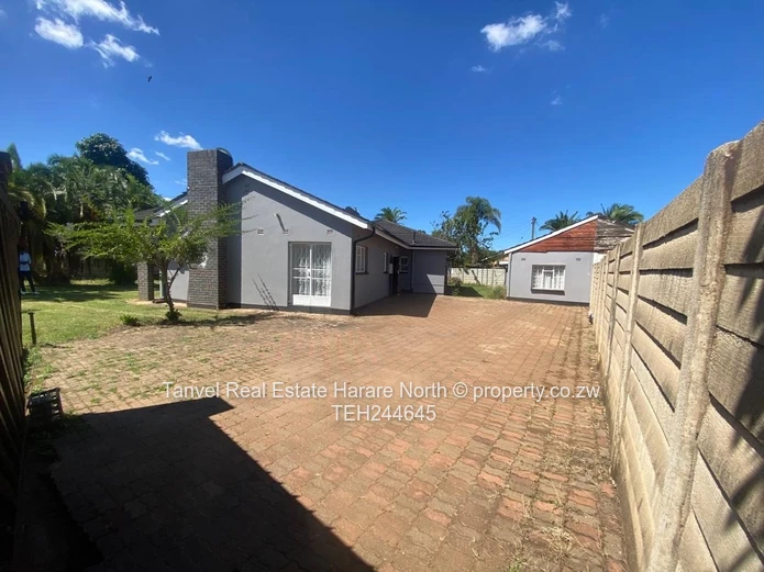 For Sale MABELREIGH SUNRIDGE with Harare Drive Road Frontage $190k  .