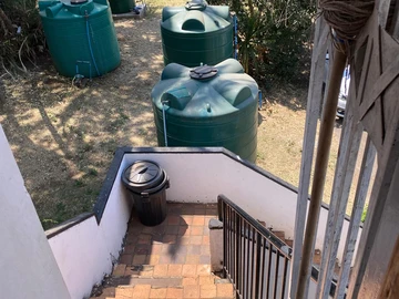 2 Bedroom Flat & Apartment