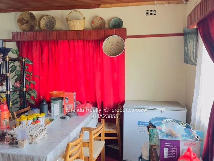 Marlborough Property With 3 Dwellings For Sale ?? Off Marlborough Drive. 