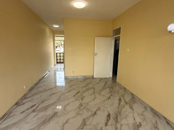 2 Bedroom Flat & Apartment