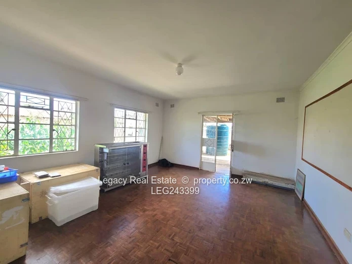 Secure And Spacious Commercial Property To Let In Eastlea