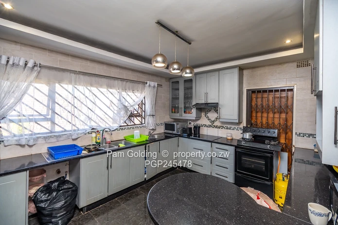 Cluster To Rent In Meyrick Park